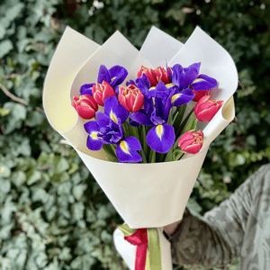 Букет весенний пионовидных тюльпанов