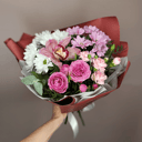 Букет «Сочный с орхидеей» из хризантем и роз