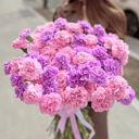 Пышный букет из гвоздик