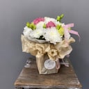 Композиция «Нежность» из хризантем и эустом