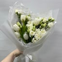 Авторский букет 87 - для нее из тюльпанов и эустом