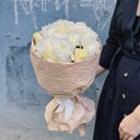 Букет «Белоснежка» из роз и хризантем