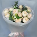 Букет из кустовой пионовидной розы