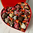 Сердце из клубники в шоколаде