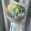 Букет «3 гортензии в упаковке»