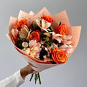 Букет Дорот из роз и альстромерий