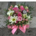 Подарочный набор «Деревянная коробочка с трюфелями» из роз и хризантем