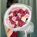 Букет с кустовыми пион розами, пион роза