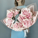 Букет 9 роз с эвкалиптом