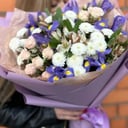 Букет «Дыхания лета» из альстромерий и хризантем