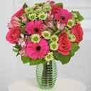 Тёплая встреча из роз и хризантем