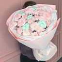 Сборный нежный букет из хризантем