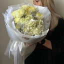 Букет "Солнечный рай" из хризантем и гортензий