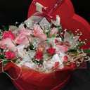 Подарочный набор «Коробка Сердце» из роз и орхидей