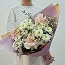 Букет из роз и хризантем