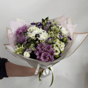 Букет из полевых цветов из хризантем и эустом