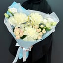 Букет небо в облаках из роз и альстромерий