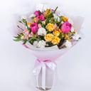 Букет «Созвездие надежд» из тюльпанов и гвоздик