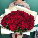 Букет «Рубиновый рассвет» из роз