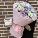 Сладкий подарок из хризантем