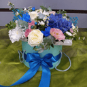 Композиция «Аквамарин» из эустом и хризантем