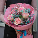 Букет «Просто так» из роз и гипсофил