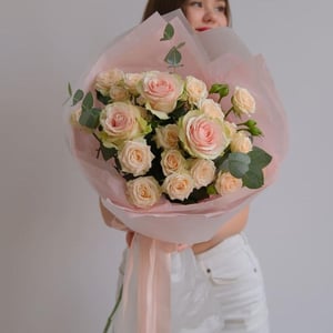 Букет "Д18" кустовая из роз