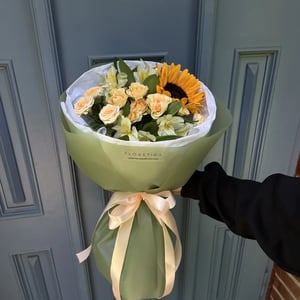 Авторский букет 0794 из роз и альстромерий