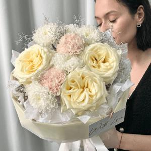 Сливочный букет с ароматными розами