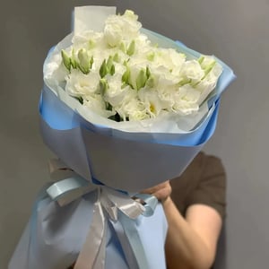 Букет «15 белых эустом»