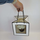 Композиция «Стаканчик с гипсофилой Black and White»