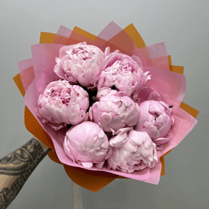 Букет «Ароматные пионы Сара оранжевые 7 шт»