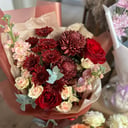 Букет «Бордо» из роз и хризантем