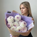 Букет «9 георгин в стильной упаковке» из экзотических цветов