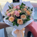 Композиция «Летний вечер» из роз и ромашек