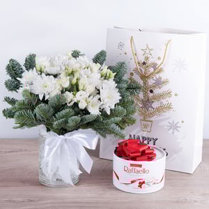 Подарочный набор «Снежный карнавал» из хризантем и эустом