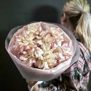 Нежный букет из французских роз