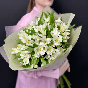 Монобукет из 11 белых альстромерий