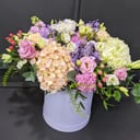 Композиция Эустом, Гвоздик и Гортензии