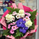 Букет «Орхидея» из роз и хризантем