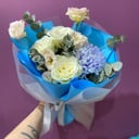 Букет цветов из роз и эустом