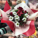 Букет «Дуновение ветра» из роз и хризантем