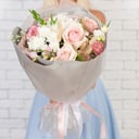 Авторский сборный букет из эустом и хризантем