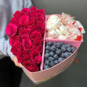 Подарочный набор «Love is» из роз