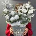 Композиция в шляпной коробке "Снежное счастье"