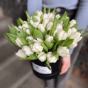 Шляпная коробка с цветами «Килкенни extra» из тюльпанов