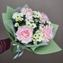 Букет из французских роз и Сантини