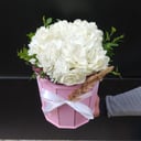 Коробка с цветами «Облачко в руках» из гортензий