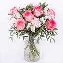 Букет «Чувственность» из роз и гвоздик