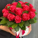 Композиция «Шляпная коробка с розами»